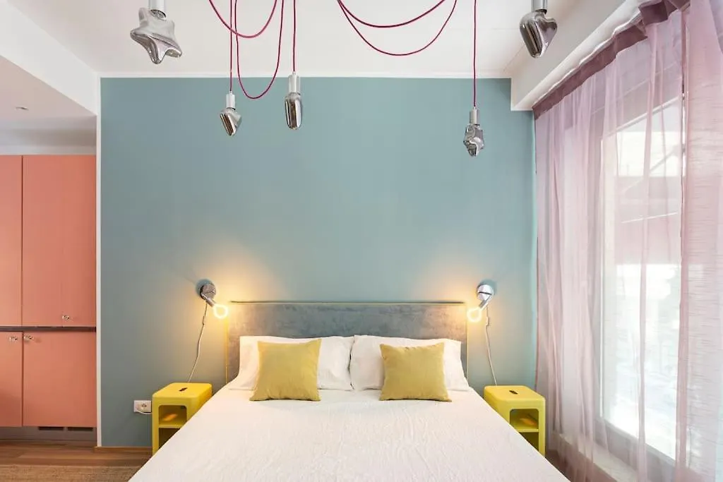 Amazing Apartment In Duomo Mediolan